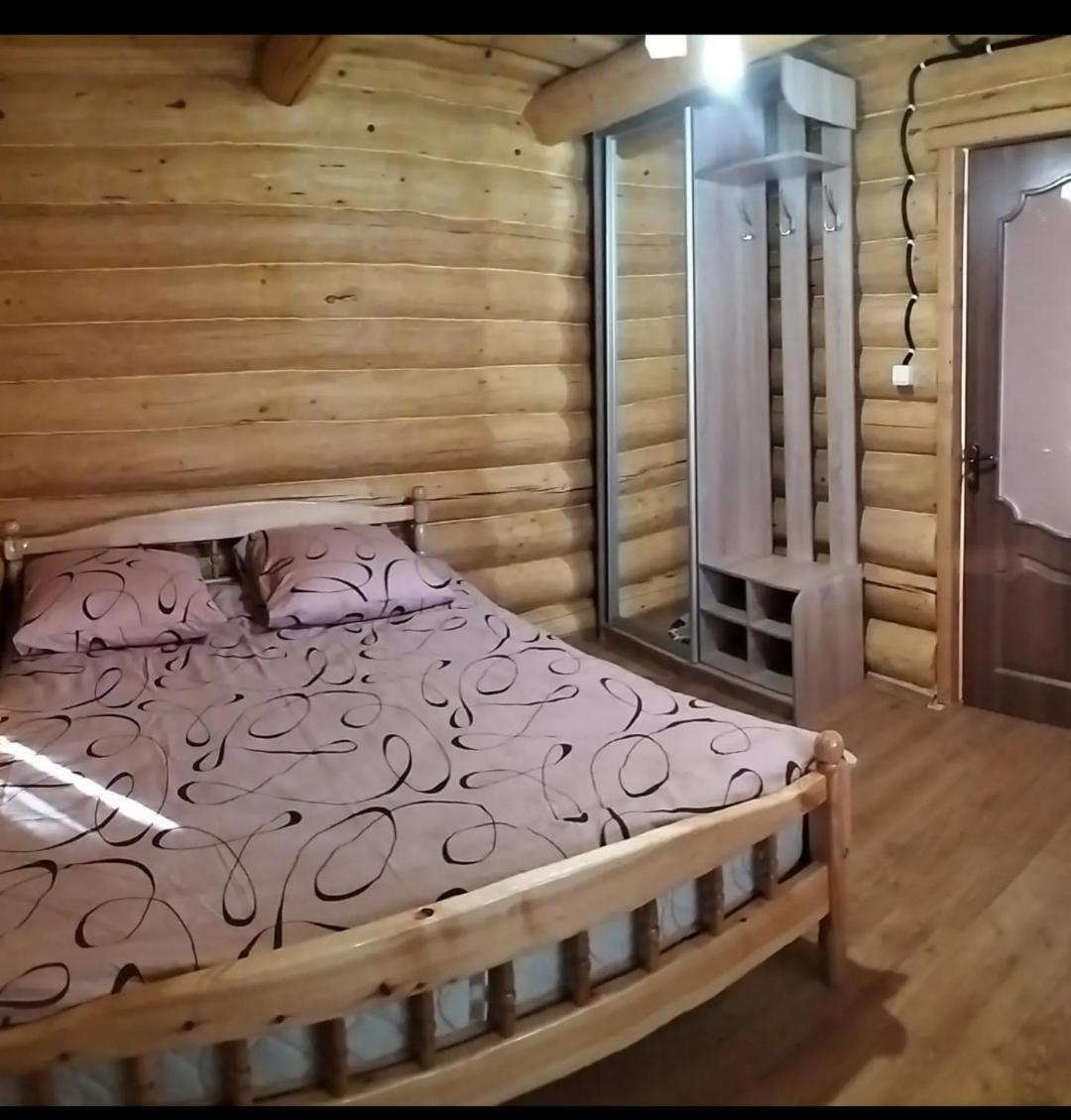 "Бджілка" І " Садиба Для Відпочинку" Lyuta Exteriör bild